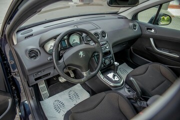 Peugeot 308 1.6 HDI 112KM Automat Panorama Navi Full Opcja - Zdjęcie #13